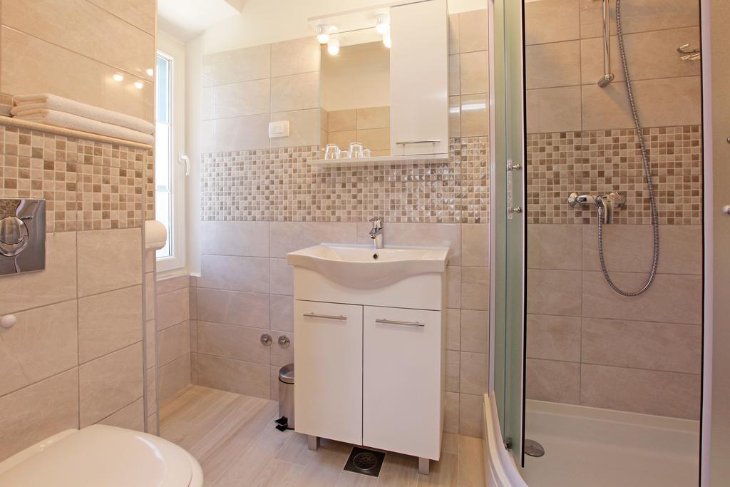 Luxory D-Rooms فيلا لوكا المظهر الخارجي الصورة