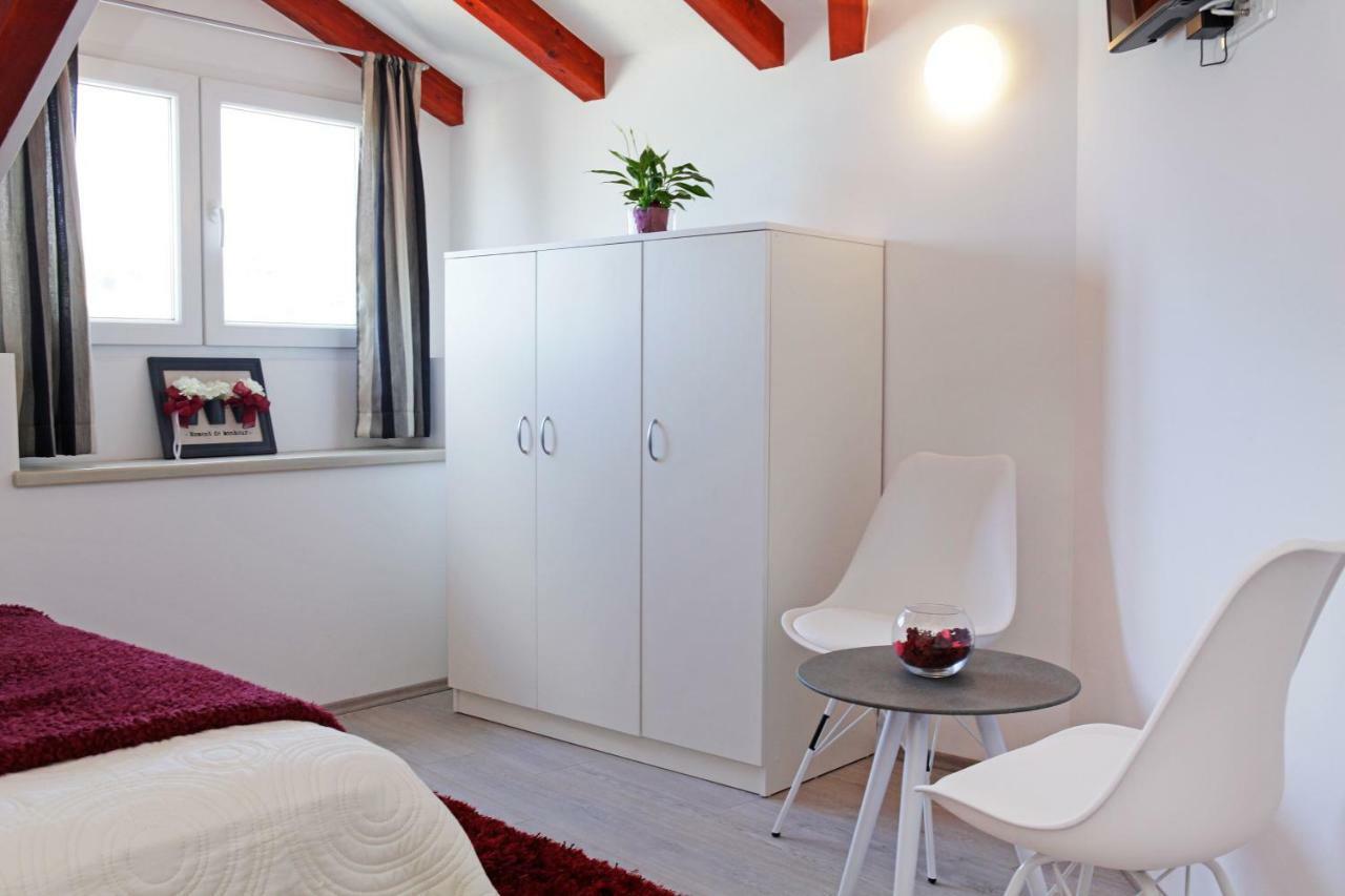 Luxory D-Rooms فيلا لوكا المظهر الخارجي الصورة