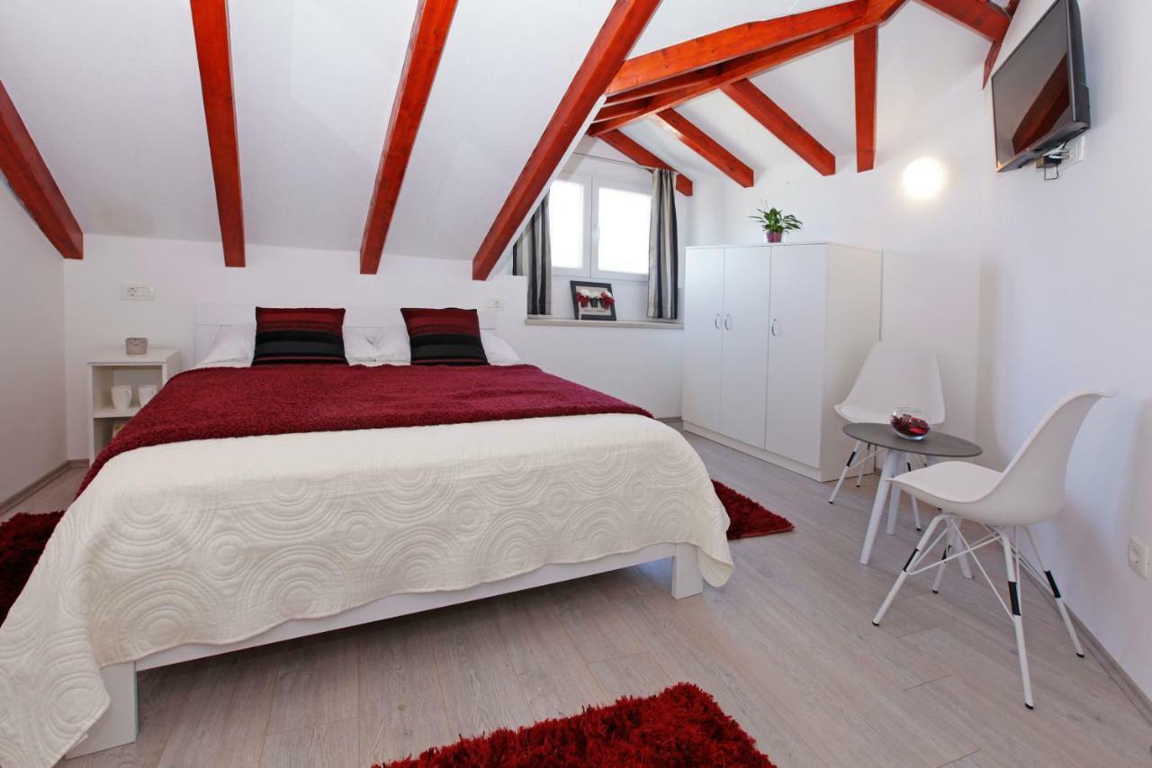 Luxory D-Rooms فيلا لوكا المظهر الخارجي الصورة