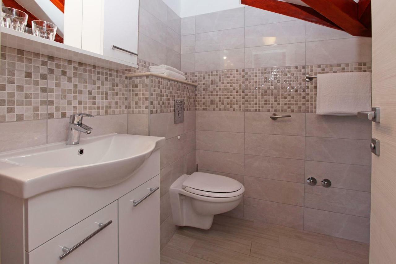 Luxory D-Rooms فيلا لوكا المظهر الخارجي الصورة